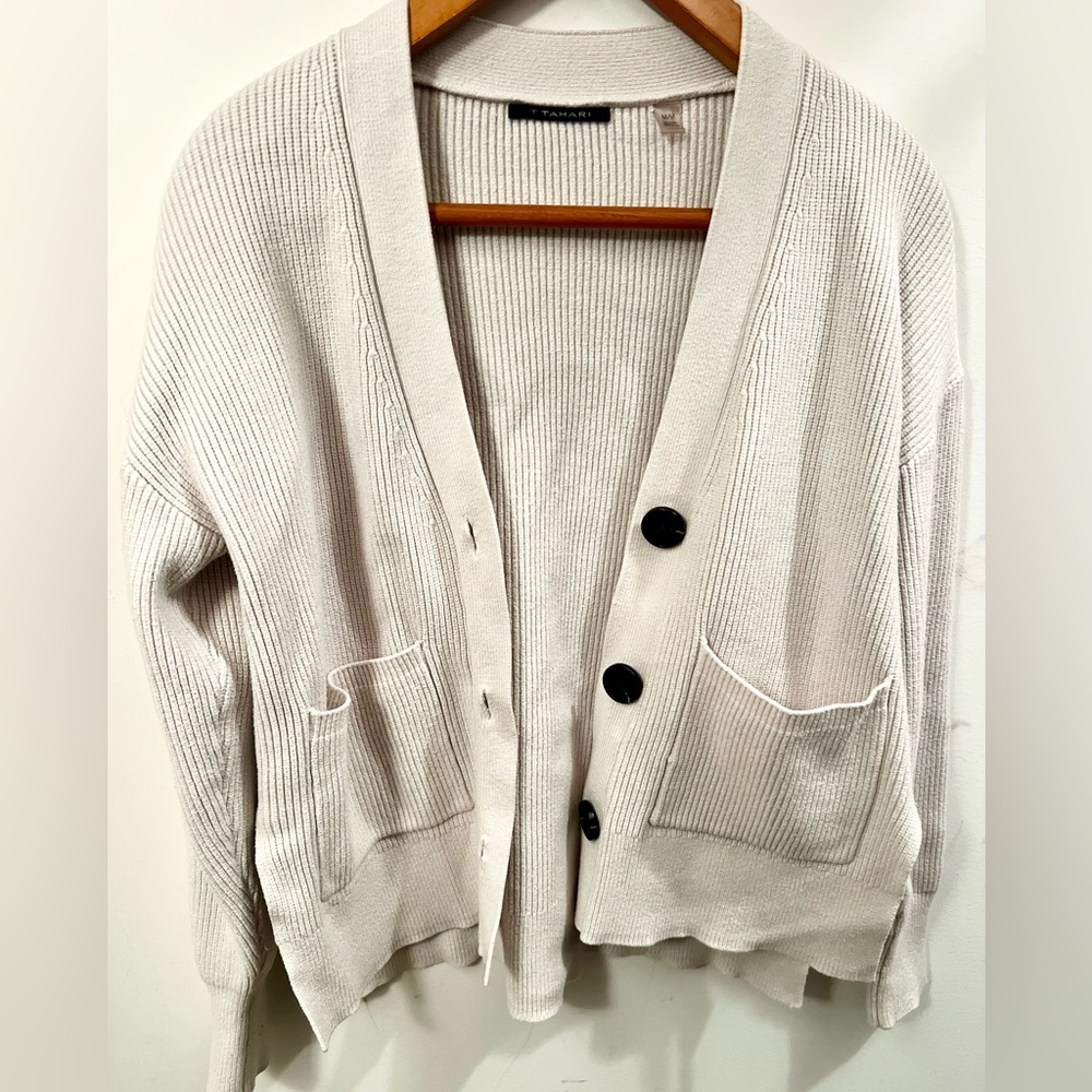 T Tahari Cream Ribbed Knit Button-Up Cardigan Sweater Size M – Classic Chic
